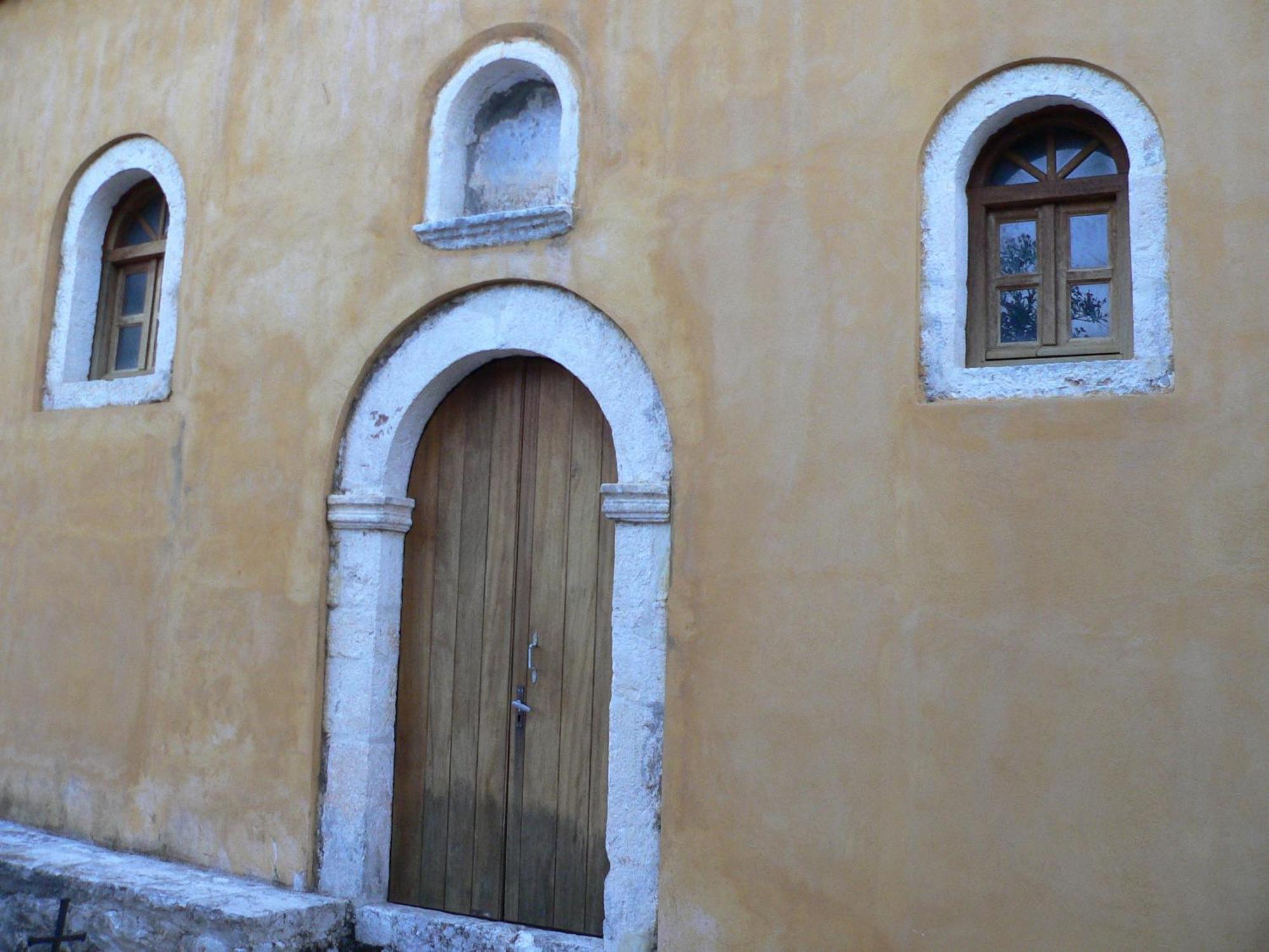 Evangelia Agia Efimia Bagian luar foto