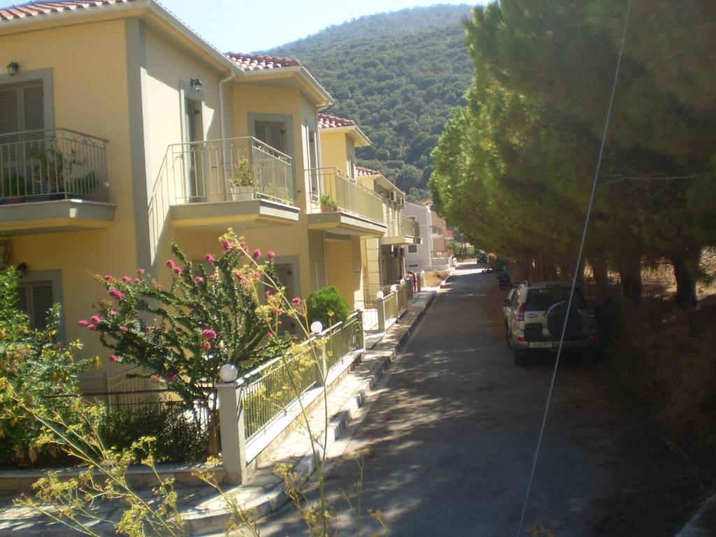 Evangelia Agia Efimia Bagian luar foto