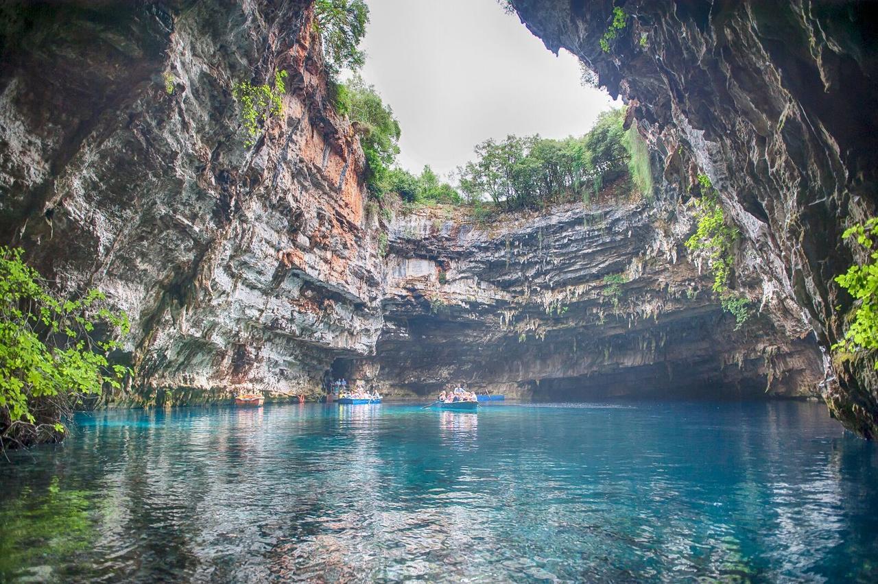 Evangelia Agia Efimia Bagian luar foto
