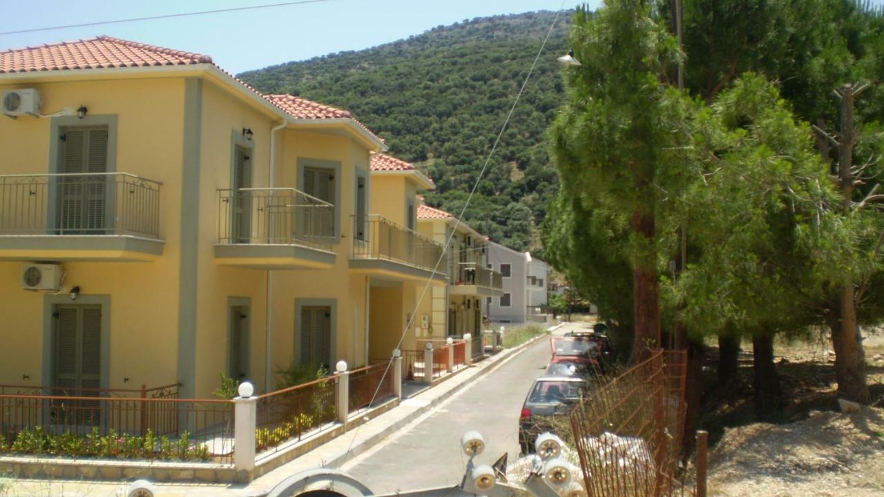 Evangelia Agia Efimia Bagian luar foto